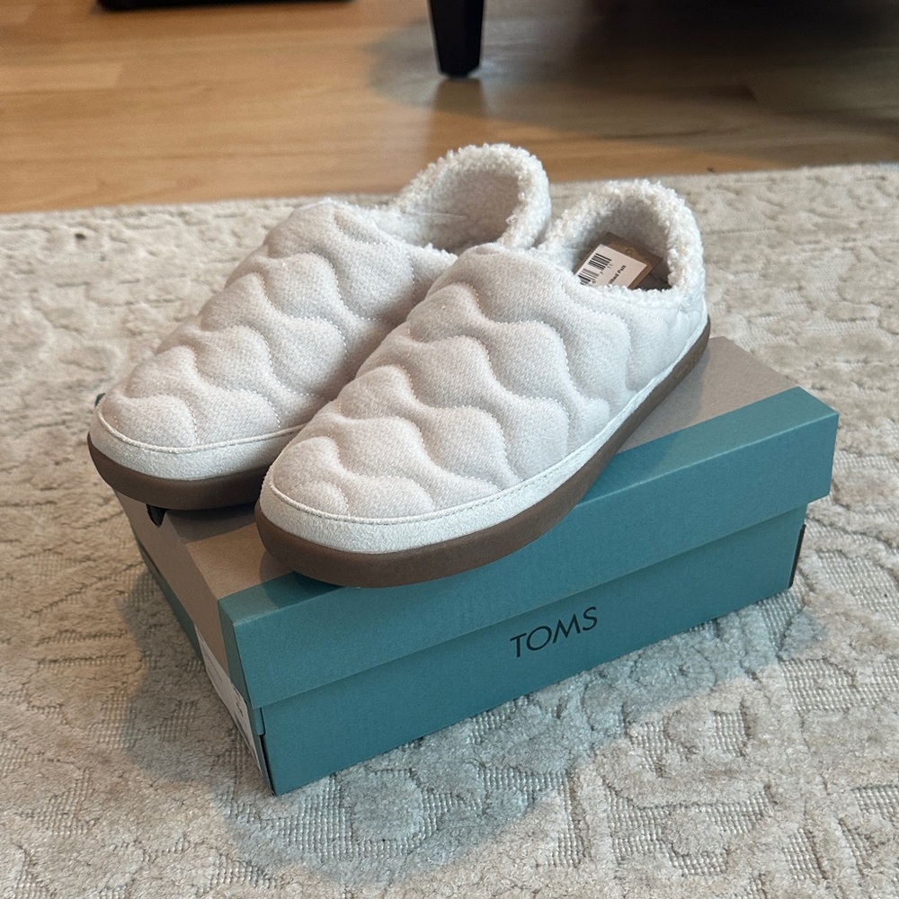 TOMS Cream Quilted Slippers